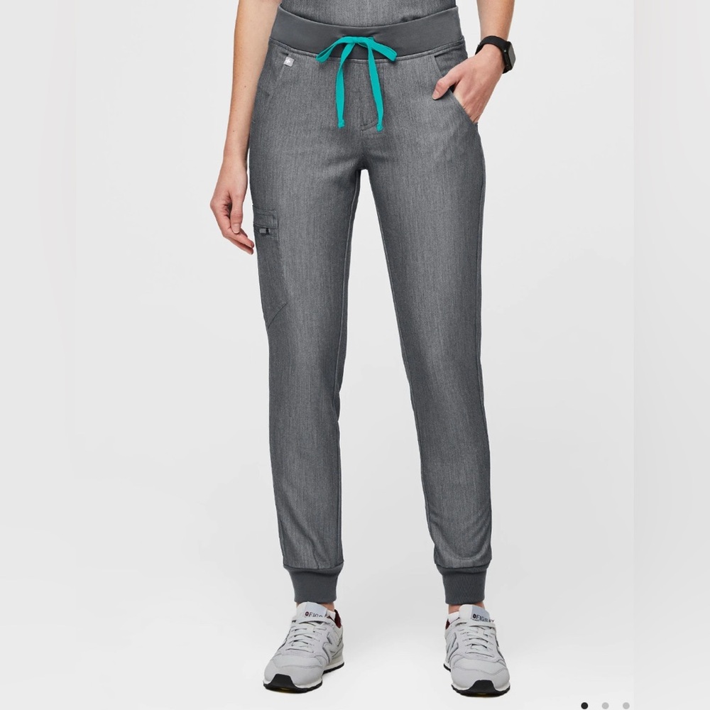 Figs High Waisted Zamora Jogger Scrub Pants NWT Med